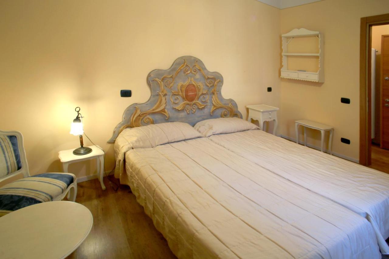Appartamenti Piazza Umberto I トッリ・デル・ベーナコ エクステリア 写真