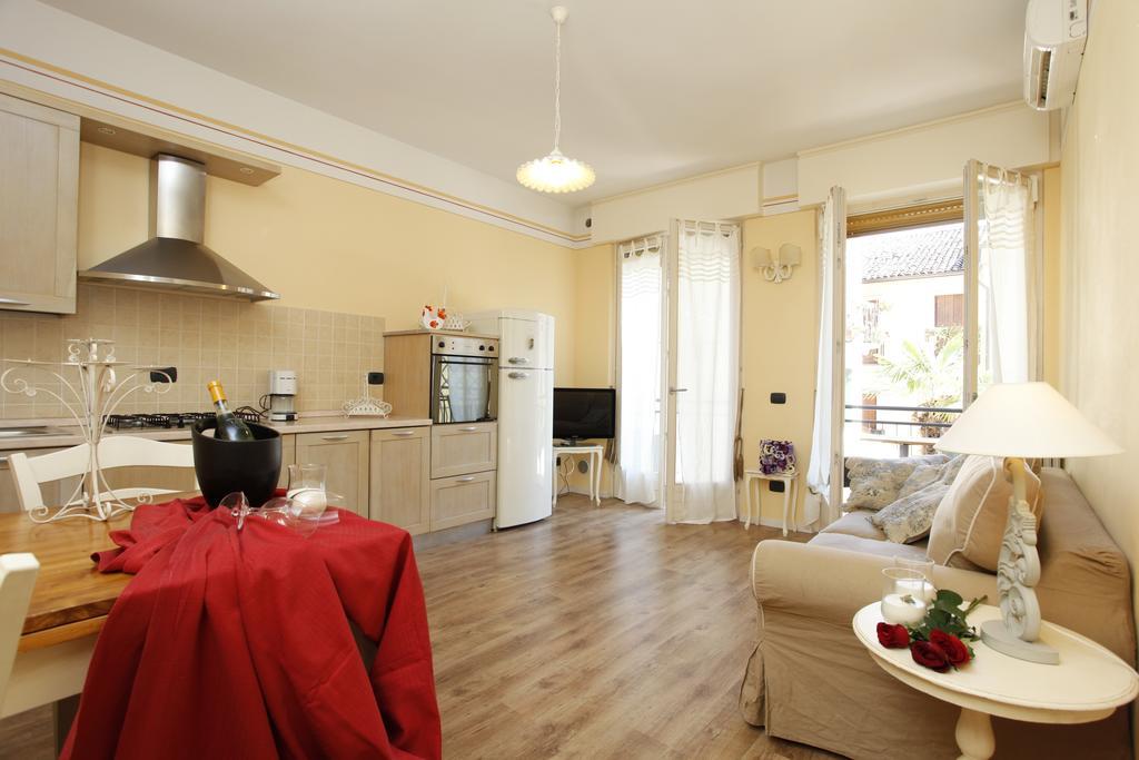 Appartamenti Piazza Umberto I トッリ・デル・ベーナコ 部屋 写真